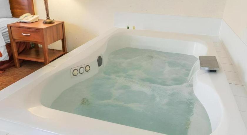 Quality Inn Royle Kittanning Eksteriør billede